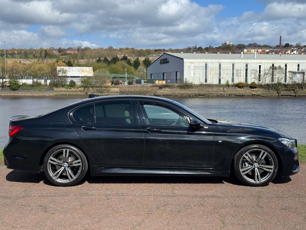 A 2016 BMW 7 SERIES 3.0 730d M Sport Saloon 4dr Diesel Auto xDrive Euro 6 (s/s) (265 ps) OVER £ A 2016 BMW 7 SERIES 3.0 730d M Sport Saloon 4dr Diesel Auto xDrive Euro 6 (s/s) (265 ps) OVER £