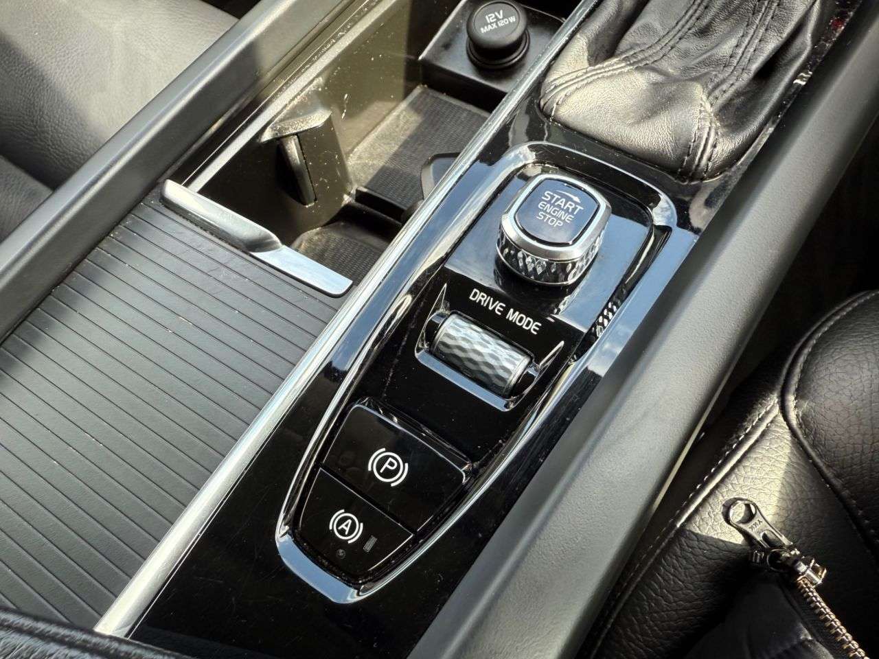 2019 VOLVO XC60 2019 VOLVO XC60