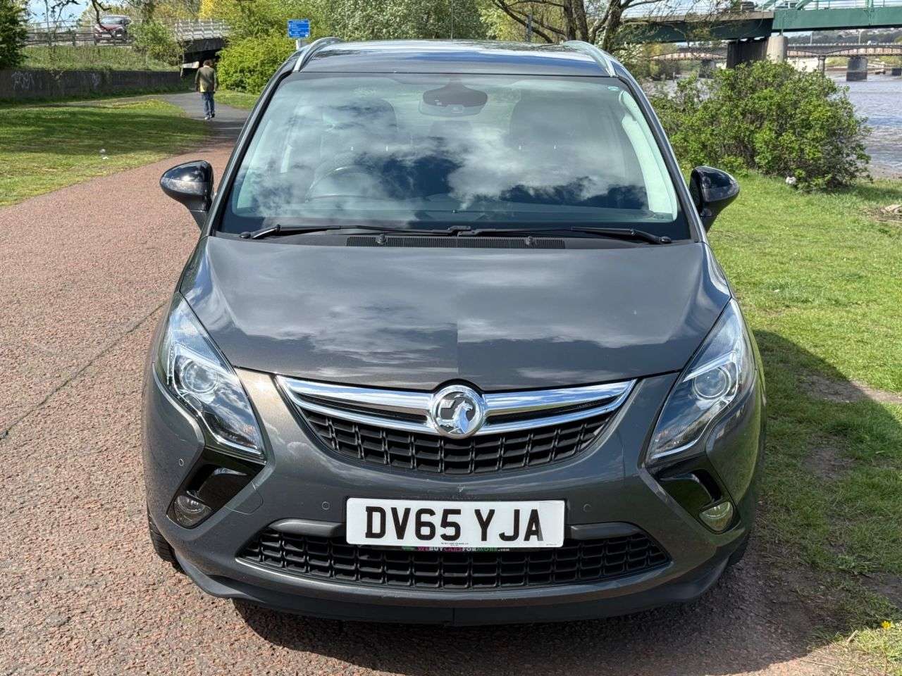 A 2015 VAUXHALL ZAFIRA TOURER 1.4i Turbo SE MPV 5dr Petrol Manual Euro 6 (140 ps) **CRUISE CONTROL** A 2015 VAUXHALL ZAFIRA TOURER 1.4i Turbo SE MPV 5dr Petrol Manual Euro 6 (140 ps) **CRUISE CONTROL**