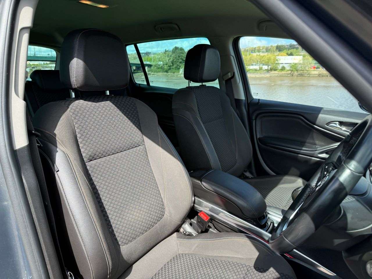 2015 VAUXHALL ZAFIRA TOURER 2015 VAUXHALL ZAFIRA TOURER