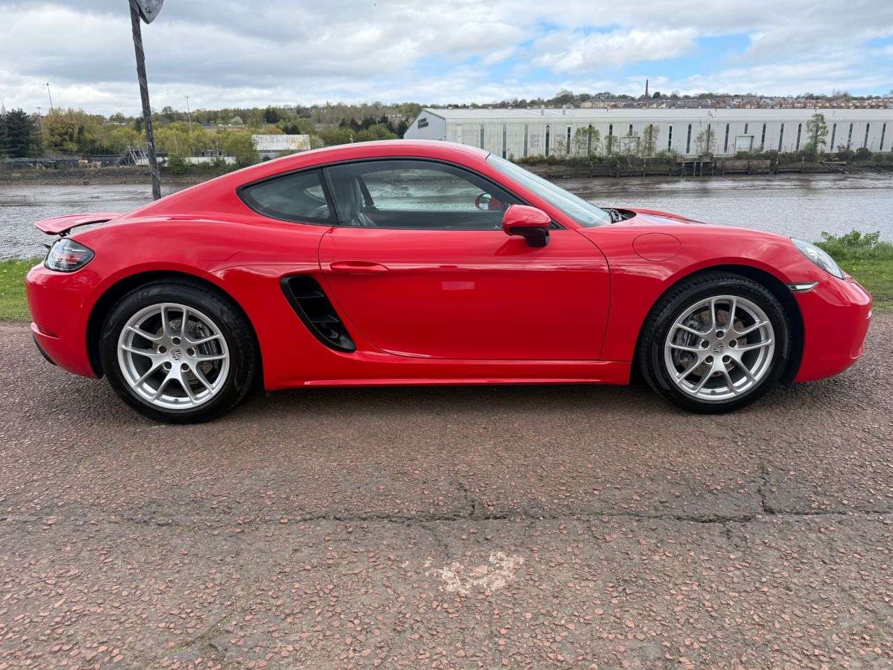 A 2019 PORSCHE 718 CAYMAN 2.0T Coupe GPF 2dr Petrol PDK Euro 6 (s/s) (300 ps) CLIMATE CONTROL, CRUISE A 2019 PORSCHE 718 CAYMAN 2.0T Coupe GPF 2dr Petrol PDK Euro 6 (s/s) (300 ps) CLIMATE CONTROL, CRUISE