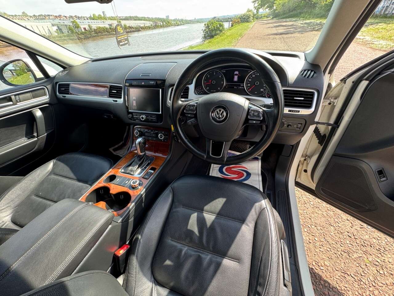 2011 VOLKSWAGEN TOUAREG 2011 VOLKSWAGEN TOUAREG