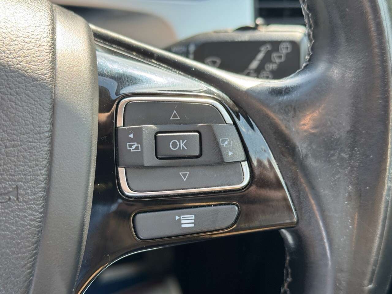 2011 VOLKSWAGEN TOUAREG 2011 VOLKSWAGEN TOUAREG