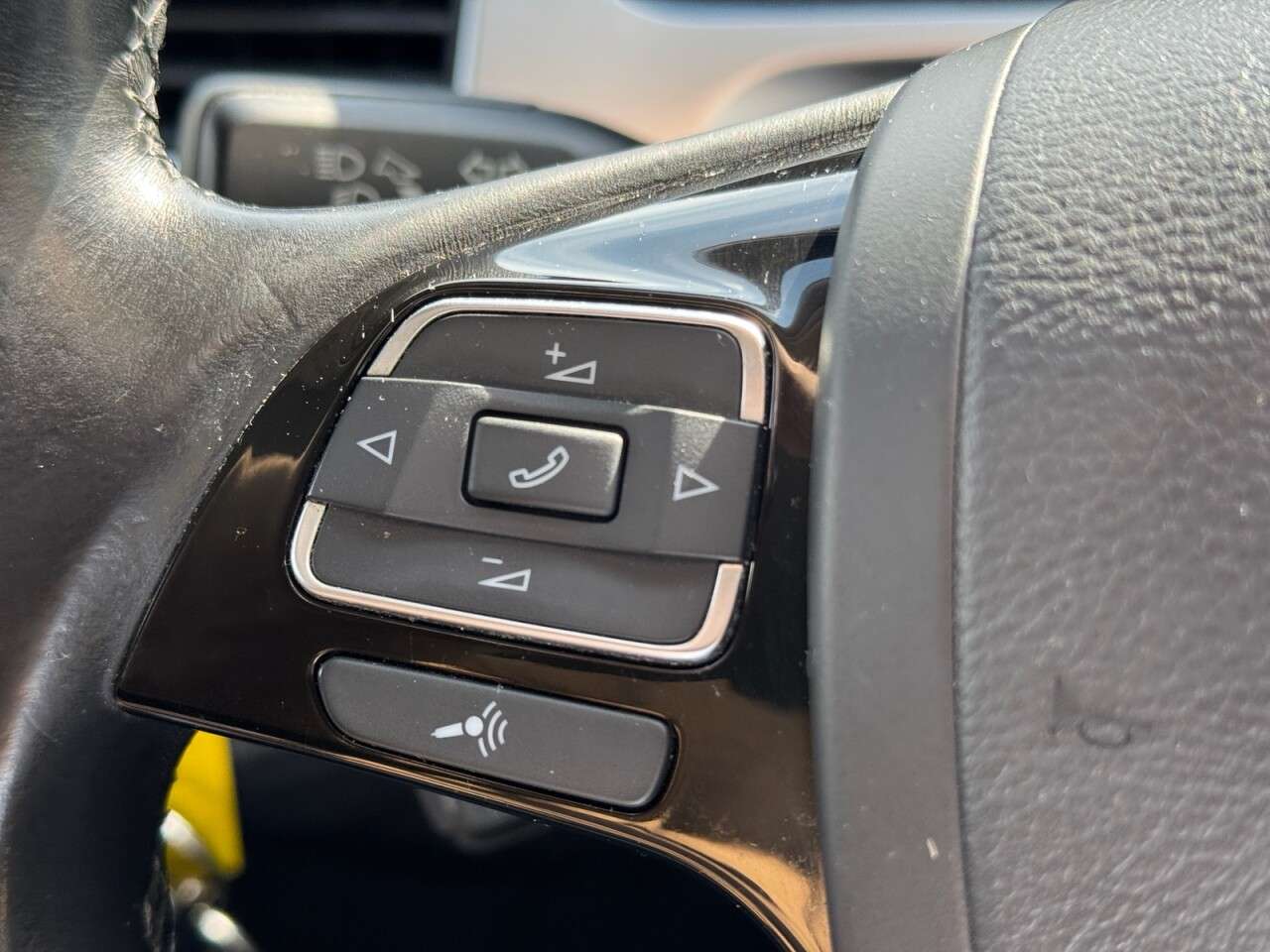 2011 VOLKSWAGEN TOUAREG 2011 VOLKSWAGEN TOUAREG
