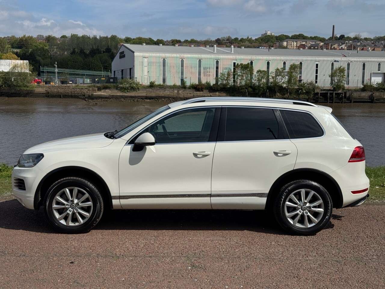 2011 VOLKSWAGEN TOUAREG 2011 VOLKSWAGEN TOUAREG