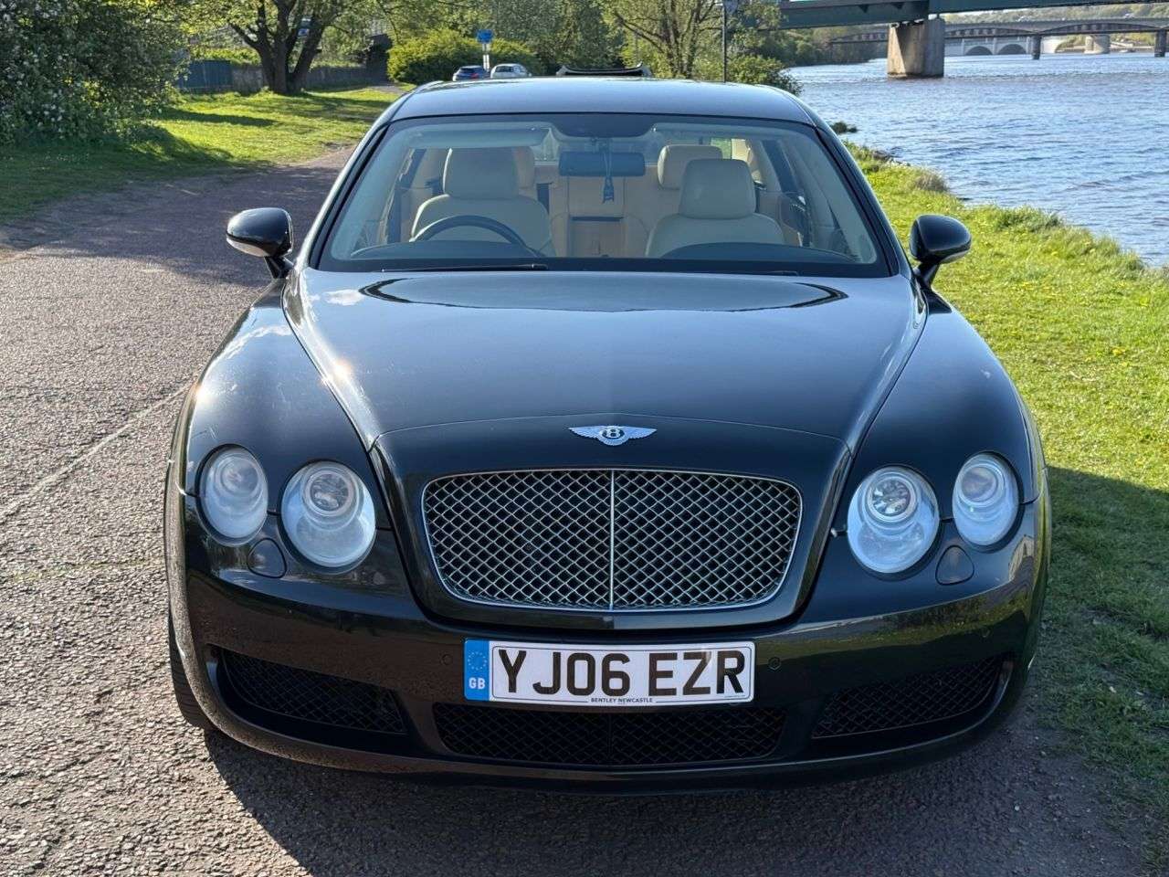 A 2006 BENTLEY CONTINENTAL 6.0 W12 Flying Spur Saloon 4dr Petrol Auto 4WD Euro 4 (560 ps) **EXTENSIVE A 2006 BENTLEY CONTINENTAL 6.0 W12 Flying Spur Saloon 4dr Petrol Auto 4WD Euro 4 (560 ps) **EXTENSIVE