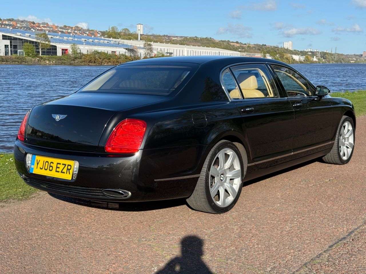 A 2006 BENTLEY CONTINENTAL 6.0 W12 Flying Spur Saloon 4dr Petrol Auto 4WD Euro 4 (560 ps) **EXTENSIVE A 2006 BENTLEY CONTINENTAL 6.0 W12 Flying Spur Saloon 4dr Petrol Auto 4WD Euro 4 (560 ps) **EXTENSIVE