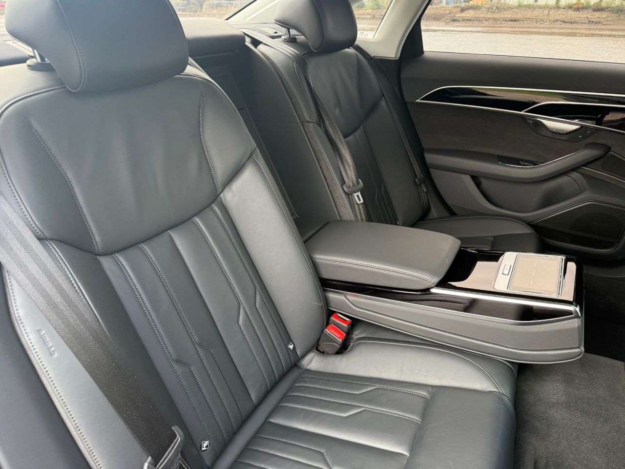 2018 AUDI A8 2018 AUDI A8