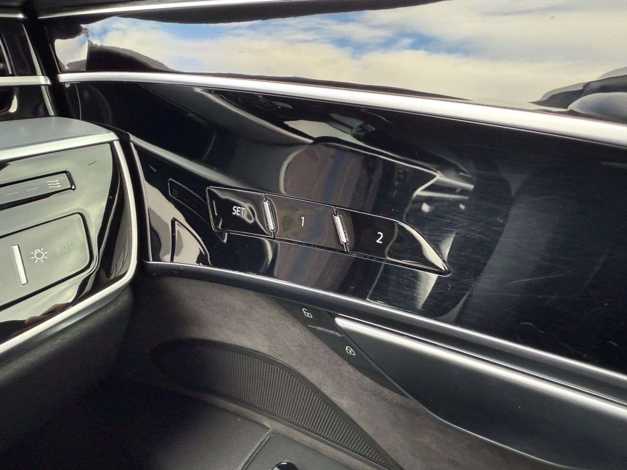 2018 AUDI A8 2018 AUDI A8