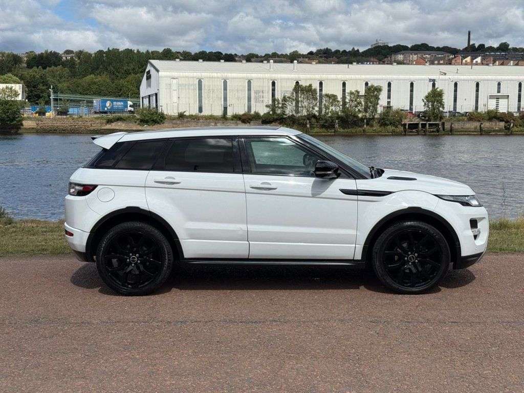 A 2011 LAND ROVER RANGE ROVER EVOQUE 2.2 SD4 Dynamic SUV 5dr Diesel Auto 4WD Euro 5 (190 ps) DYNAMIC LUX PACK A 2011 LAND ROVER RANGE ROVER EVOQUE 2.2 SD4 Dynamic SUV 5dr Diesel Auto 4WD Euro 5 (190 ps) DYNAMIC LUX PACK