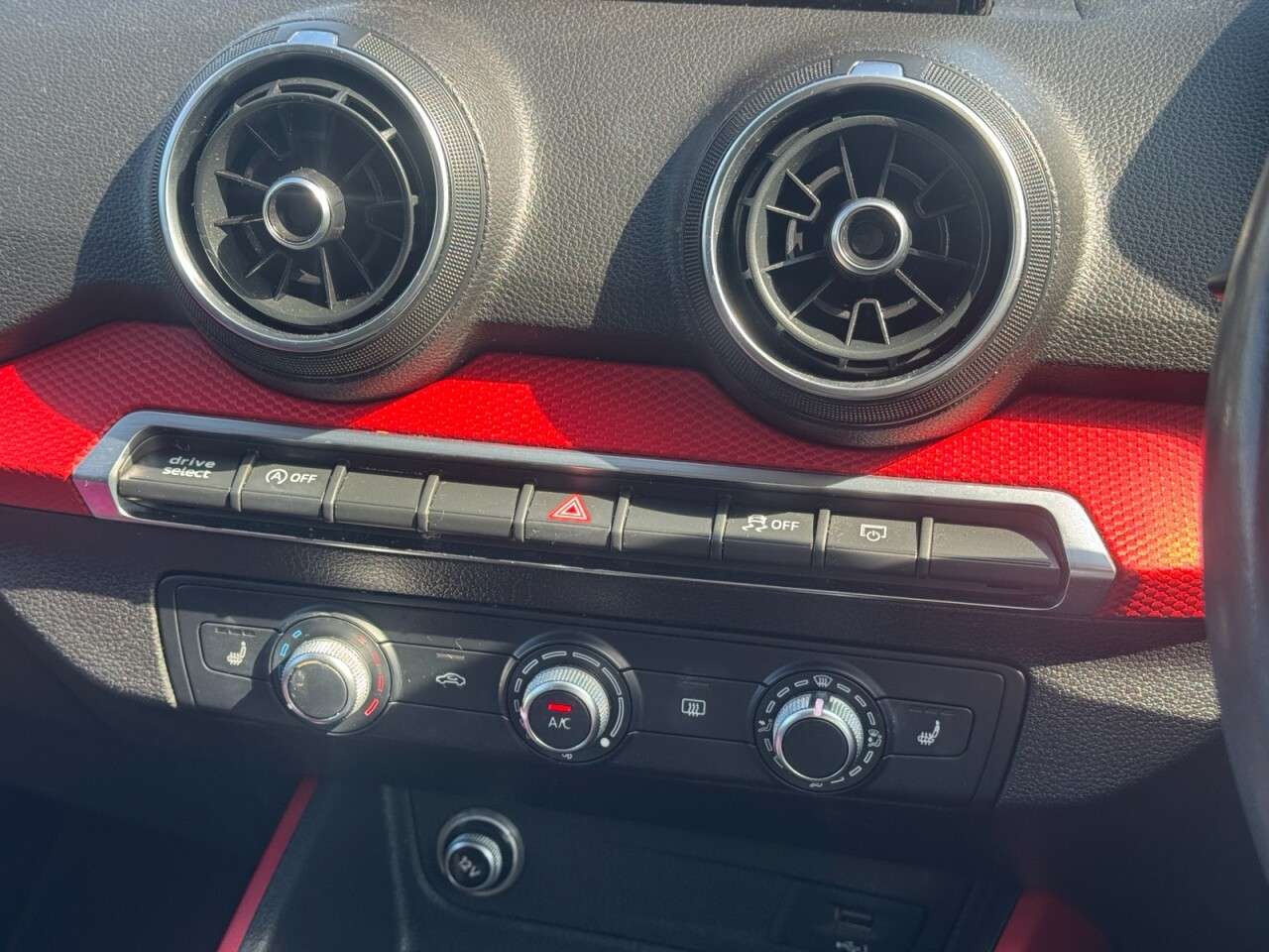 2019 AUDI Q2 2019 AUDI Q2