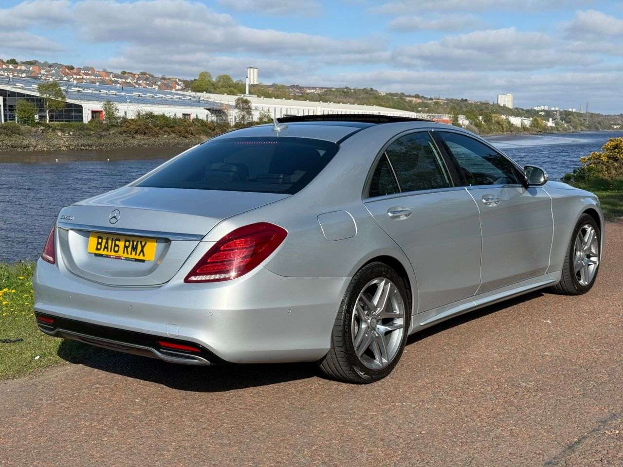 A 2016 MERCEDES-BENZ S-CLASS 3.0 S350d V6 AMG Line (Executive) Saloon 4dr Diesel G-Tronic+ Euro 6 (s/s) A 2016 MERCEDES-BENZ S-CLASS 3.0 S350d V6 AMG Line (Executive) Saloon 4dr Diesel G-Tronic+ Euro 6 (s/s)