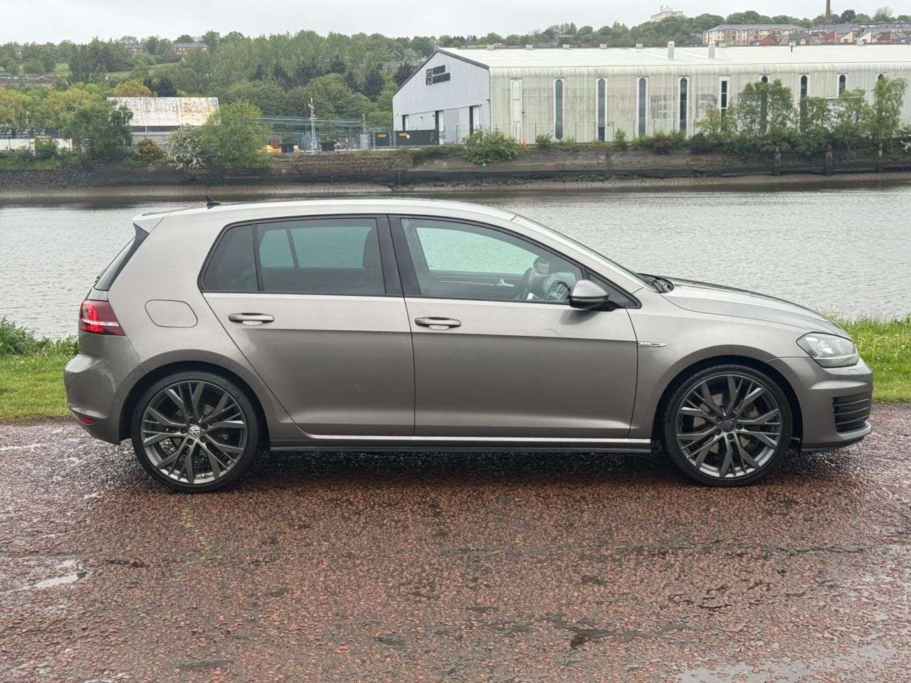 A 2014 VOLKSWAGEN GOLF 2.0 TDI BlueMotion Tech GTD Hatchback 5dr Diesel DSG Euro 6 (s/s) (184 ps) A 2014 VOLKSWAGEN GOLF 2.0 TDI BlueMotion Tech GTD Hatchback 5dr Diesel DSG Euro 6 (s/s) (184 ps)