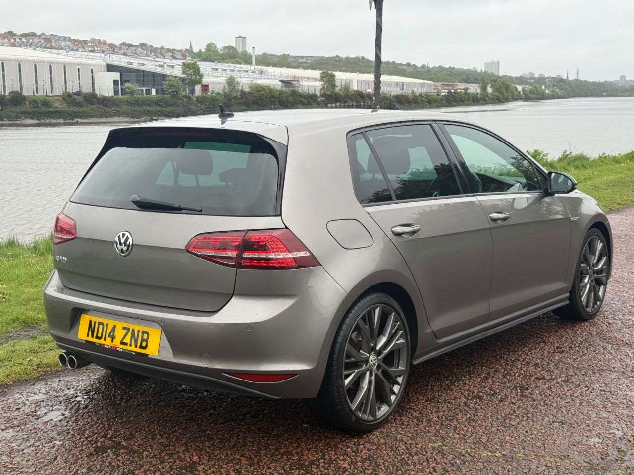 A 2014 VOLKSWAGEN GOLF 2.0 TDI BlueMotion Tech GTD Hatchback 5dr Diesel DSG Euro 6 (s/s) (184 ps) A 2014 VOLKSWAGEN GOLF 2.0 TDI BlueMotion Tech GTD Hatchback 5dr Diesel DSG Euro 6 (s/s) (184 ps)