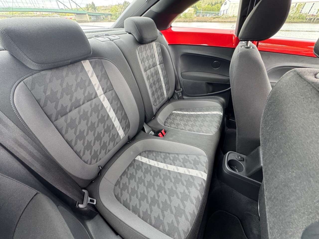 2018 VOLKSWAGEN BEETLE 2018 VOLKSWAGEN BEETLE