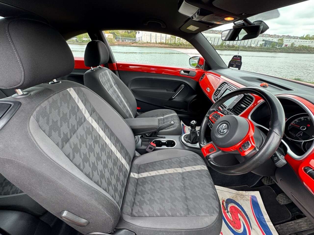 2018 VOLKSWAGEN BEETLE 2018 VOLKSWAGEN BEETLE