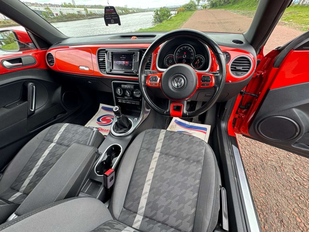2018 VOLKSWAGEN BEETLE 2018 VOLKSWAGEN BEETLE