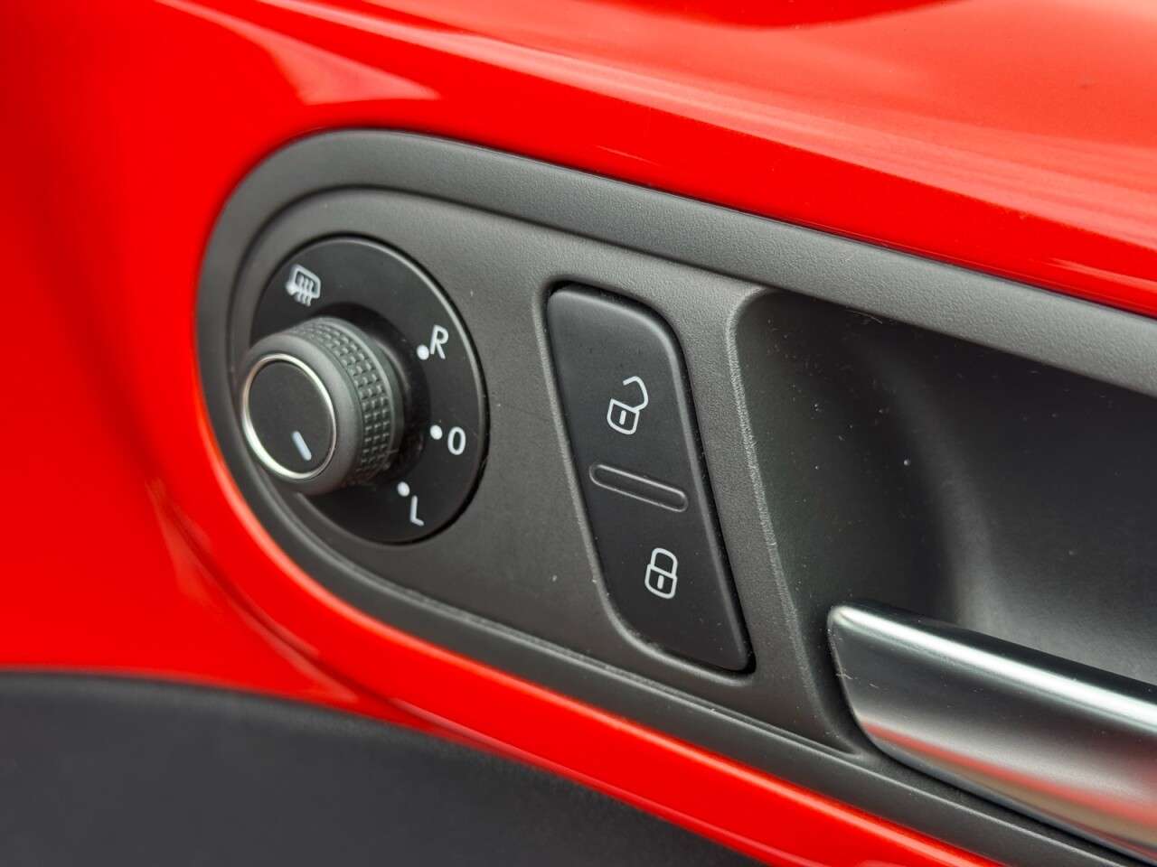 2018 VOLKSWAGEN BEETLE 2018 VOLKSWAGEN BEETLE