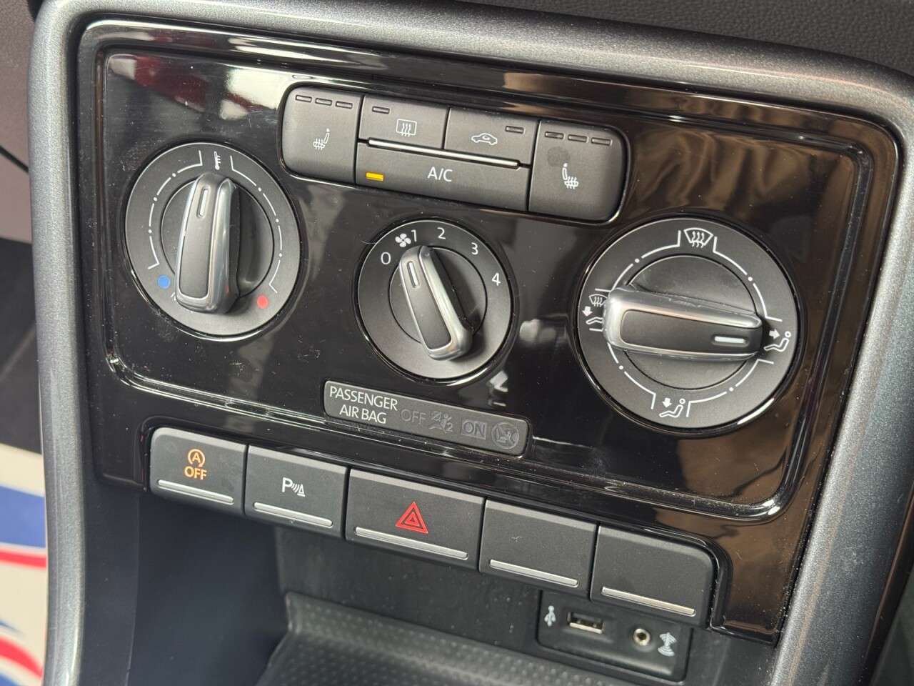 2018 VOLKSWAGEN BEETLE 2018 VOLKSWAGEN BEETLE