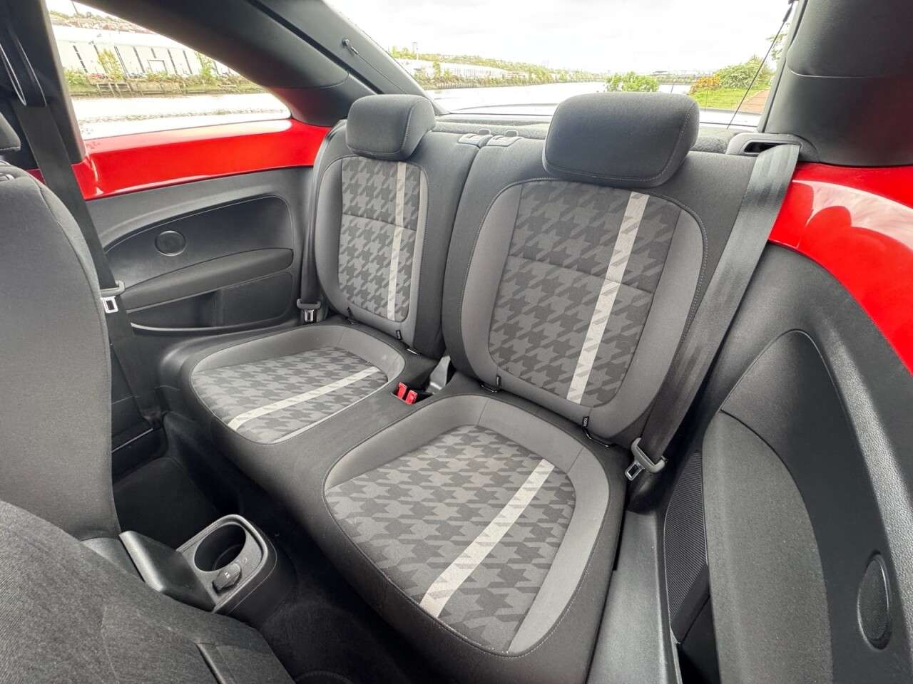 2018 VOLKSWAGEN BEETLE 2018 VOLKSWAGEN BEETLE