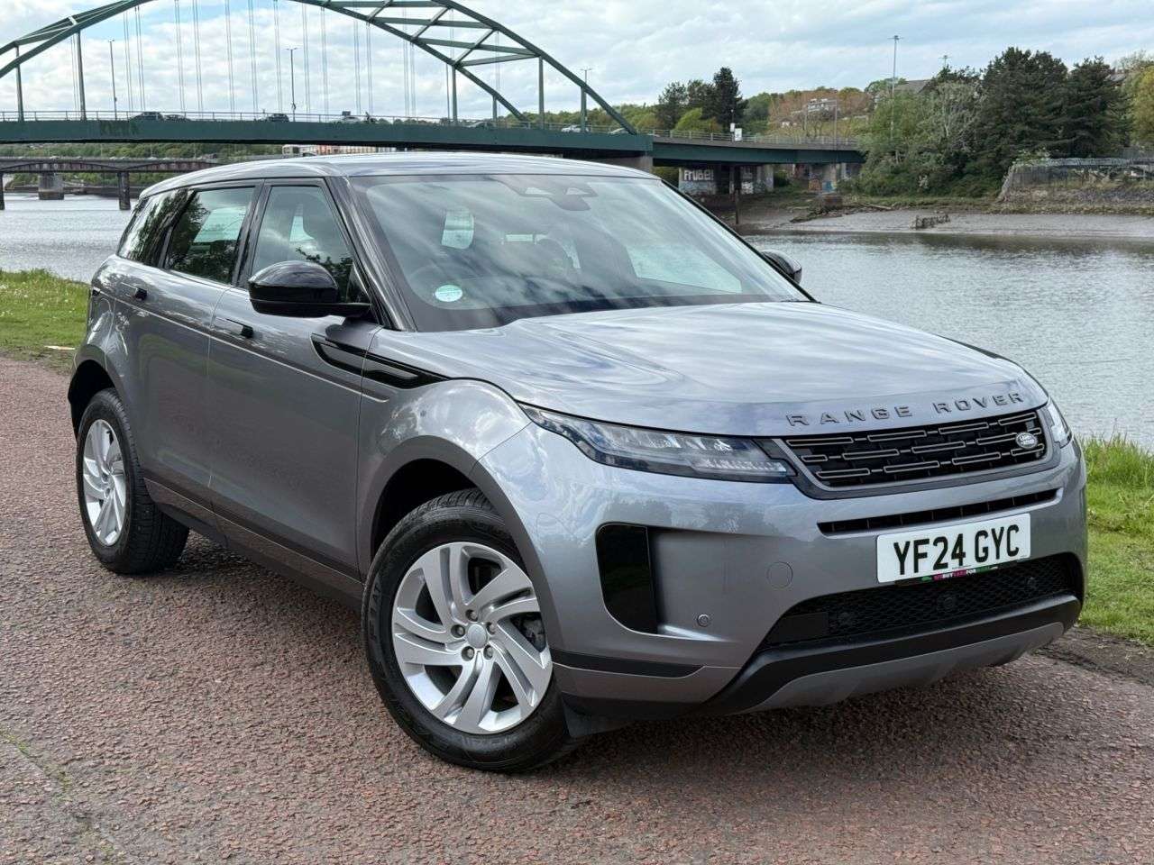 A 2024 LAND ROVER RANGE ROVER EVOQUE 1.5 P300e 11.9kWh S SUV 5dr Petrol Plug-in Hybrid Auto 4WD Euro 6 (s/s) (30 A 2024 LAND ROVER RANGE ROVER EVOQUE 1.5 P300e 11.9kWh S SUV 5dr Petrol Plug-in Hybrid Auto 4WD Euro 6 (s/s) (30