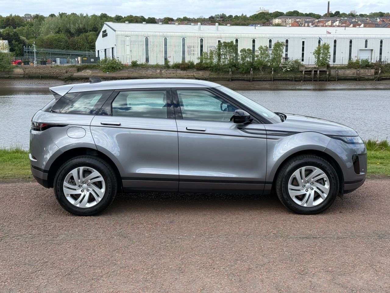 A 2024 LAND ROVER RANGE ROVER EVOQUE 1.5 P300e 11.9kWh S SUV 5dr Petrol Plug-in Hybrid Auto 4WD Euro 6 (s/s) (30 A 2024 LAND ROVER RANGE ROVER EVOQUE 1.5 P300e 11.9kWh S SUV 5dr Petrol Plug-in Hybrid Auto 4WD Euro 6 (s/s) (30