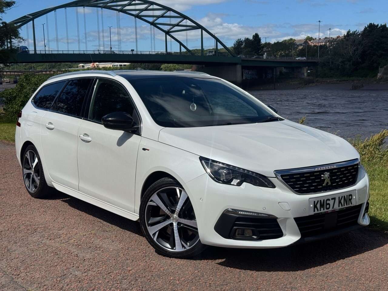 A 2017 PEUGEOT 308 BLUE HDI S/S SW GT A 2017 PEUGEOT 308 BLUE HDI S/S SW GT