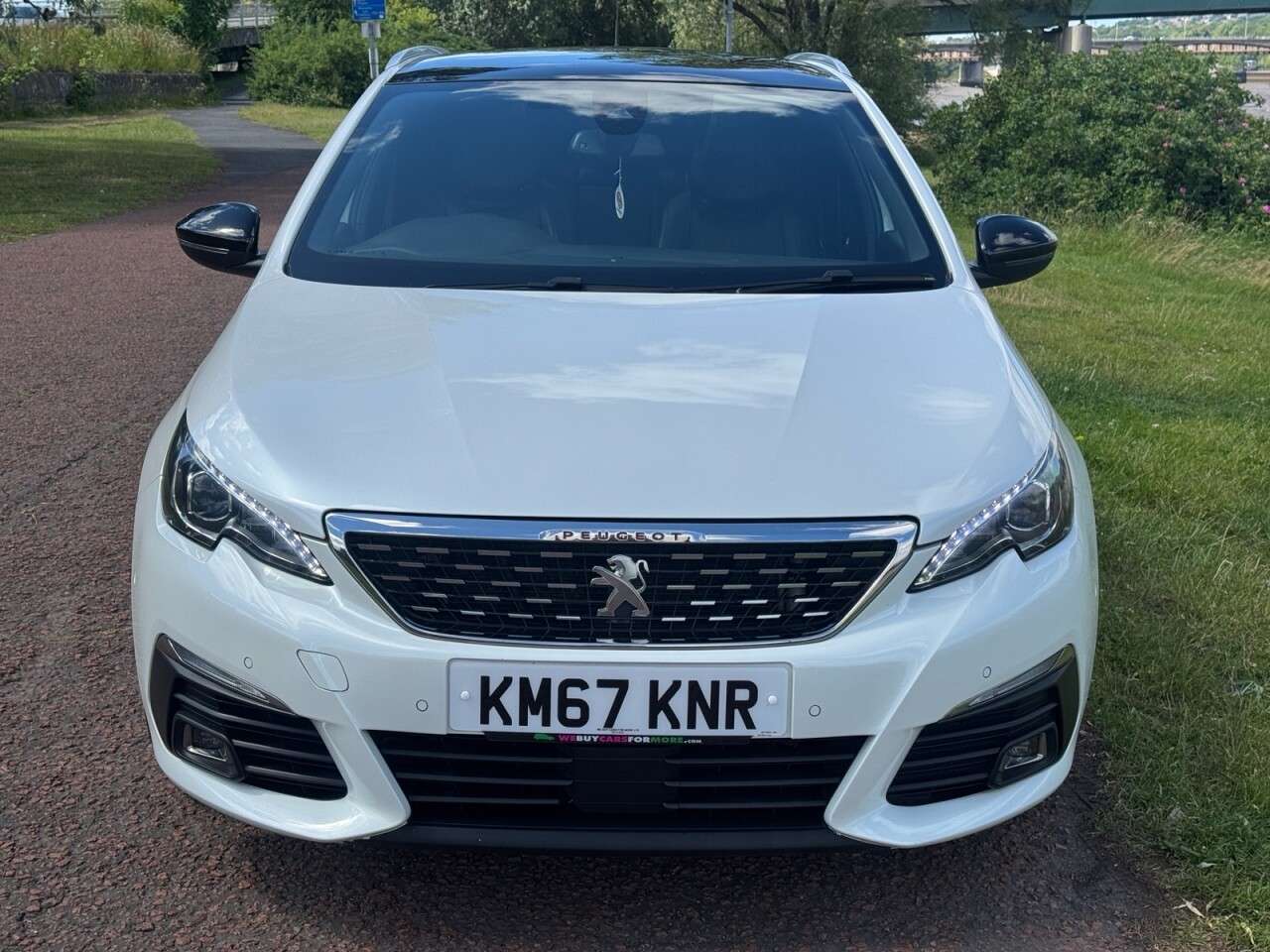 A 2017 PEUGEOT 308 BLUE HDI S/S SW GT A 2017 PEUGEOT 308 BLUE HDI S/S SW GT