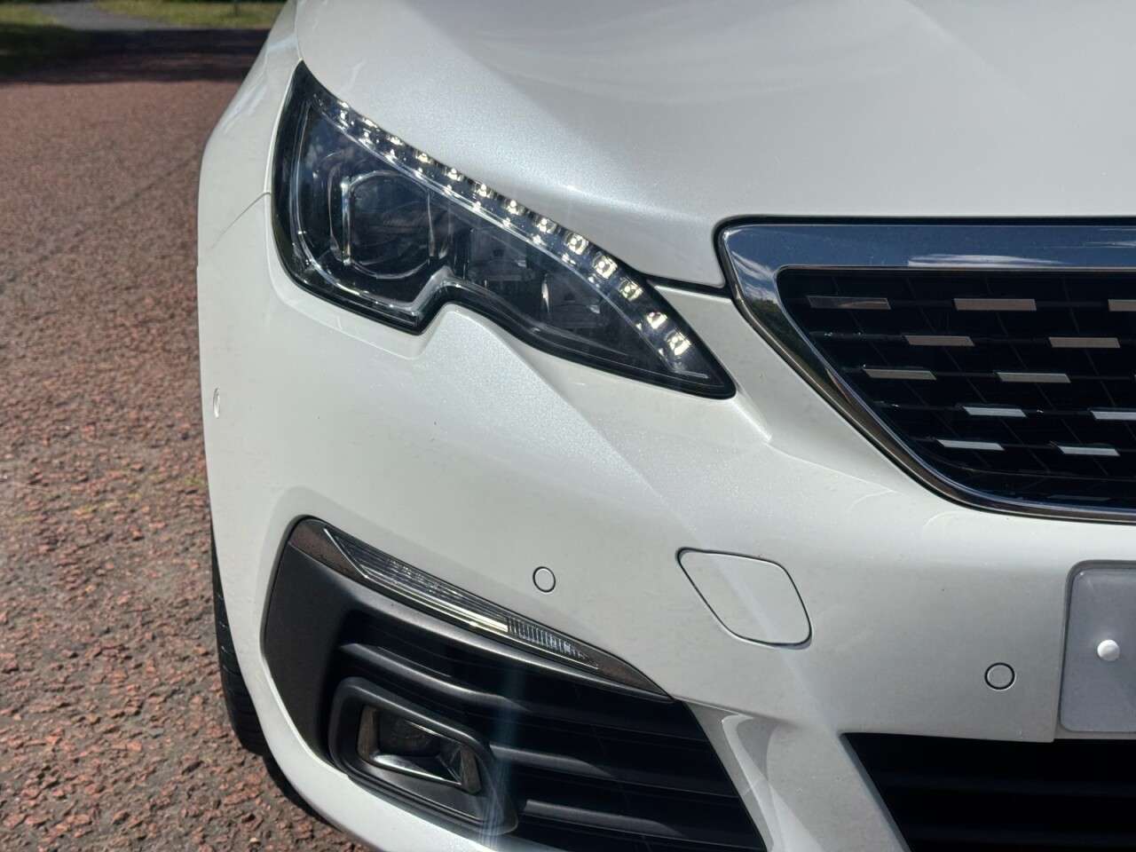 A 2017 PEUGEOT 308 BLUE HDI S/S SW GT A 2017 PEUGEOT 308 BLUE HDI S/S SW GT