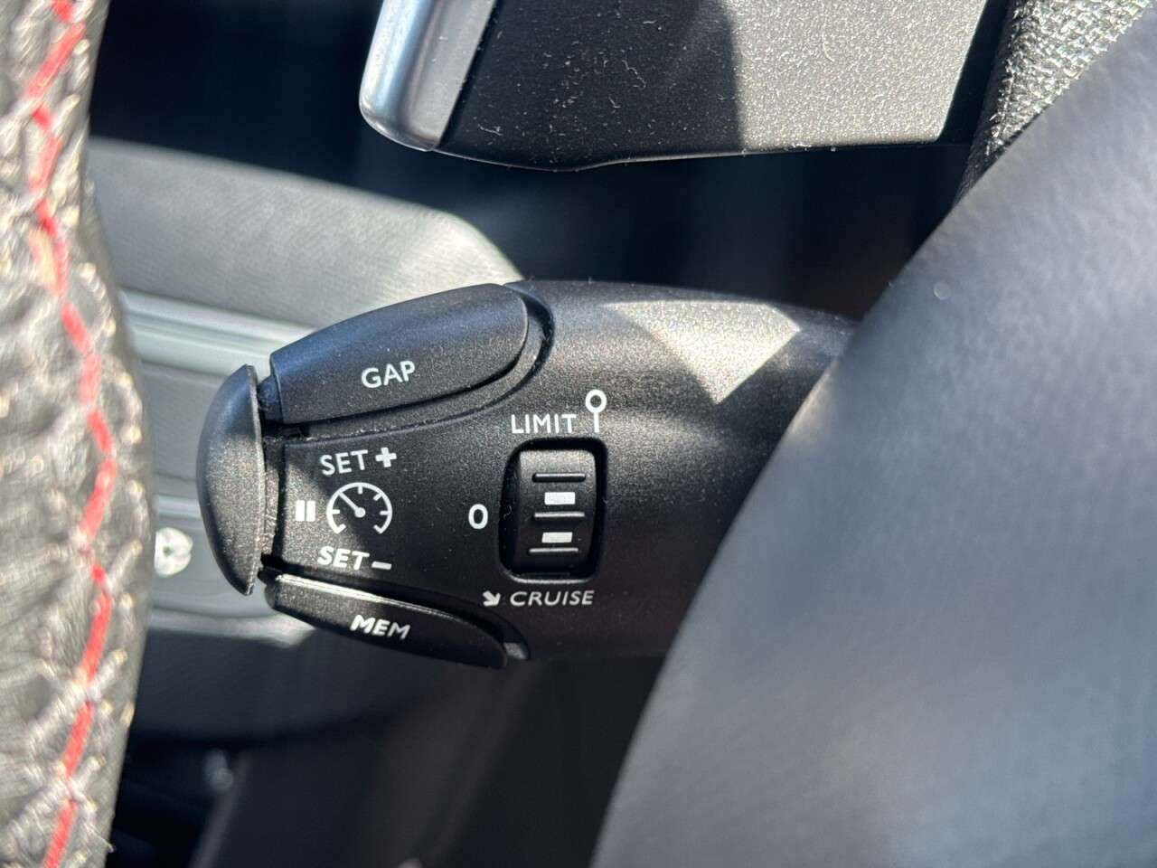2017 PEUGEOT 308 2017 PEUGEOT 308