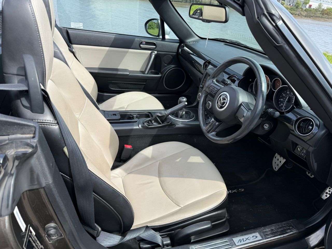 2015 MAZDA MX-5 2015 MAZDA MX-5