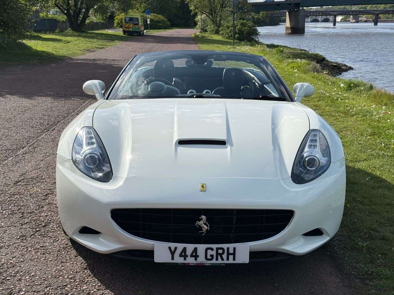 A 2014 FERRARI CALIFORNIA 2 PLUS 2 CALIFORNIA **SPECIAL HANDLING PACKAGE** A 2014 FERRARI CALIFORNIA 2 PLUS 2 CALIFORNIA **SPECIAL HANDLING PACKAGE**