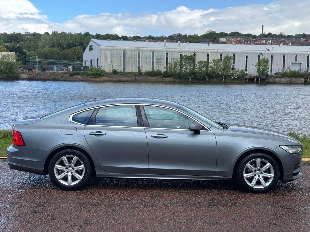 A 2018 VOLVO S90 2.0 D4 Momentum Saloon 4dr Diesel Auto Euro 6 (s/s) (190 ps) **AUTOMATIC** A 2018 VOLVO S90 2.0 D4 Momentum Saloon 4dr Diesel Auto Euro 6 (s/s) (190 ps) **AUTOMATIC**