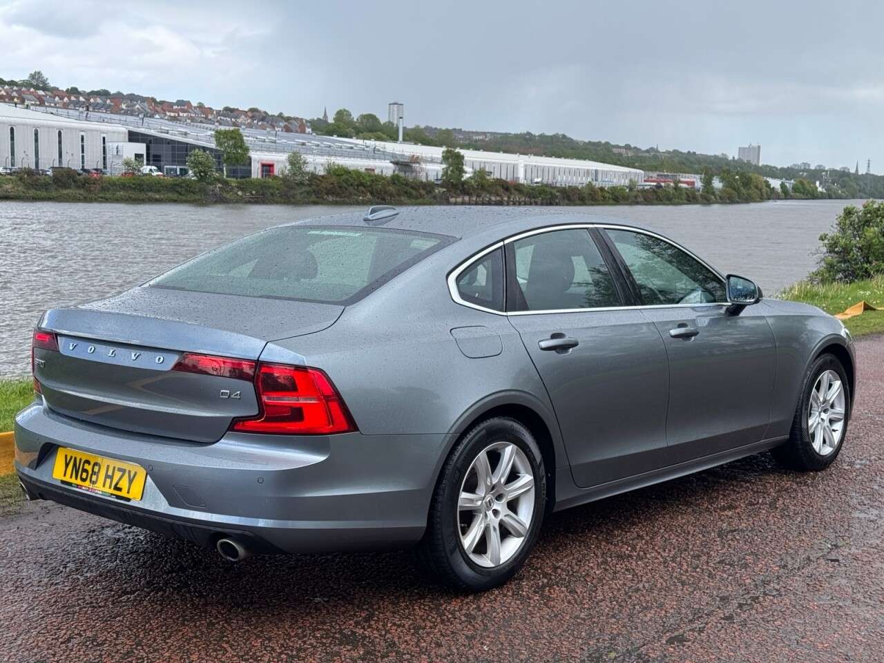 2018 VOLVO S90 2018 VOLVO S90