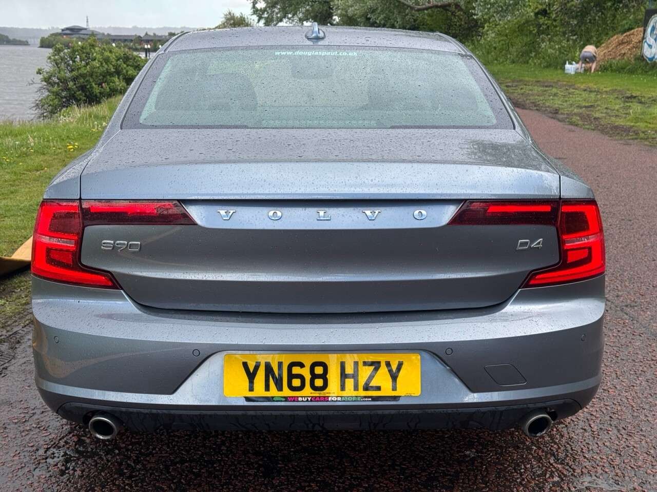 2018 VOLVO S90 2018 VOLVO S90