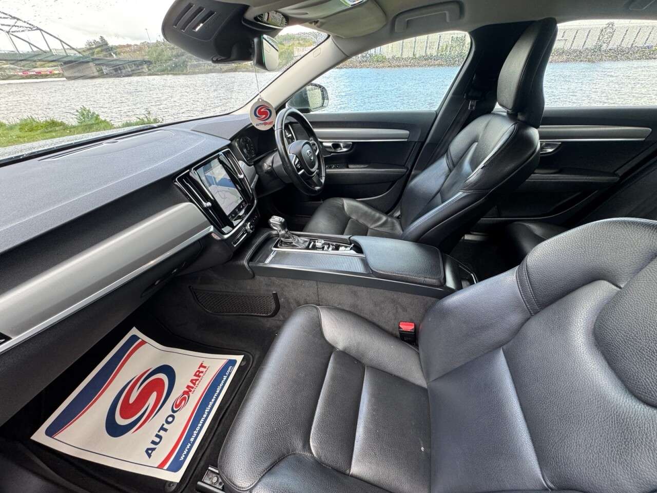 2018 VOLVO S90 2018 VOLVO S90
