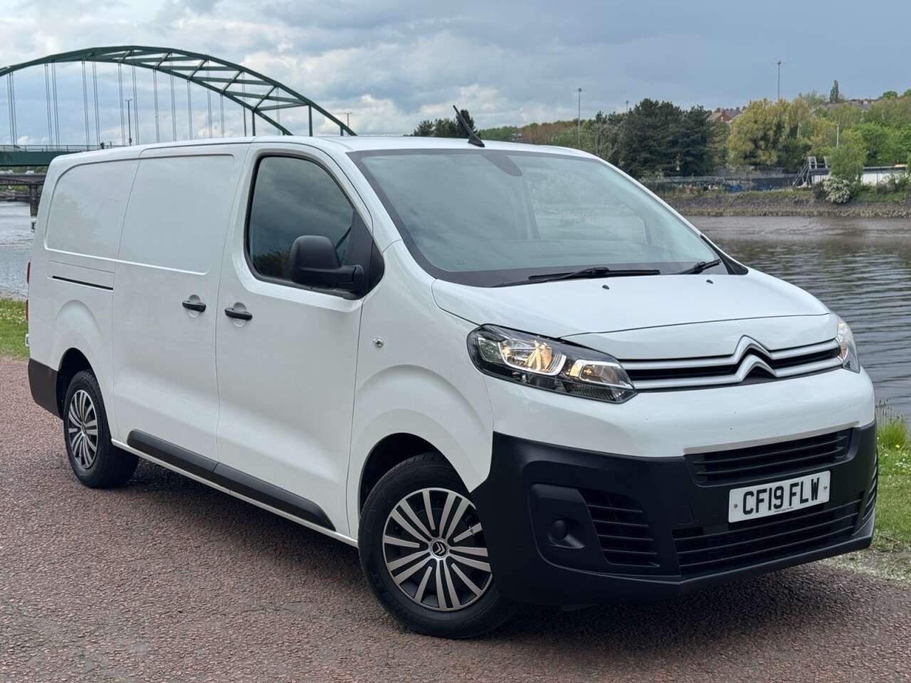 A 2019 CITROEN DISPATCH 2.0 BlueHDi 1400 Enterprise XL Panel Van 6dr Diesel Manual FWD 3 Euro 6 (s/ A 2019 CITROEN DISPATCH 2.0 BlueHDi 1400 Enterprise XL Panel Van 6dr Diesel Manual FWD 3 Euro 6 (s/