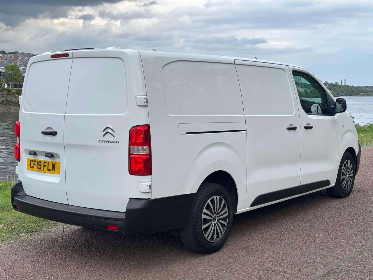 A 2019 CITROEN DISPATCH 2.0 BlueHDi 1400 Enterprise XL Panel Van 6dr Diesel Manual FWD 3 Euro 6 (s/ A 2019 CITROEN DISPATCH 2.0 BlueHDi 1400 Enterprise XL Panel Van 6dr Diesel Manual FWD 3 Euro 6 (s/
