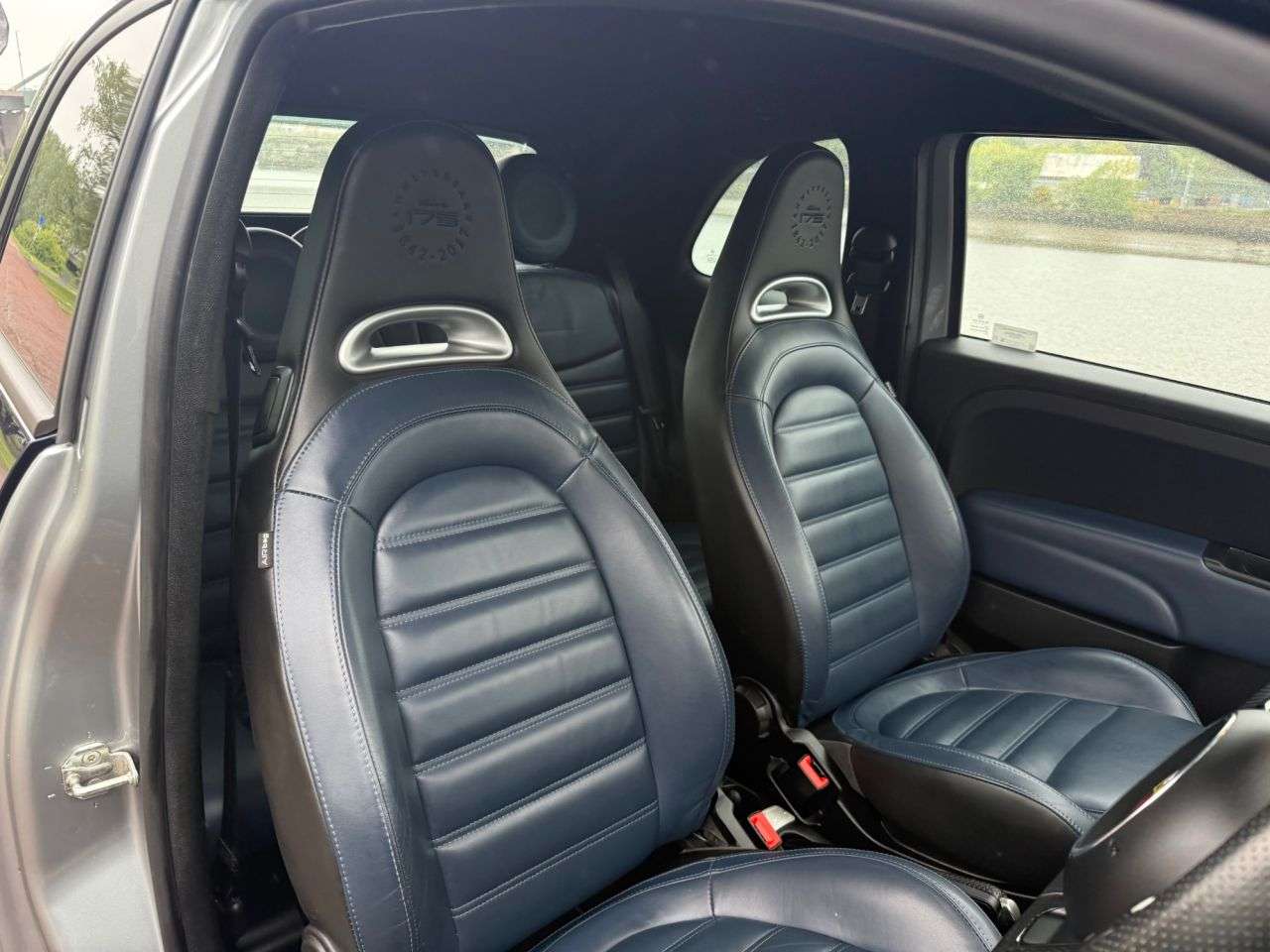 2017 ABARTH 695C 2017 ABARTH 695C