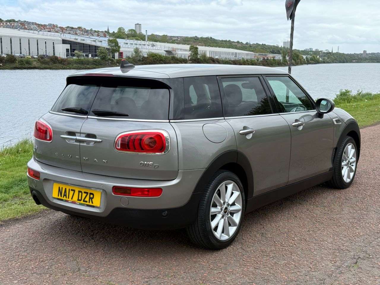 A 2017 MINI CLUBMAN 1.5 One D Estate 6dr Diesel Manual Euro 6 (s/s) (116 ps) **MEDIA PACK** A 2017 MINI CLUBMAN 1.5 One D Estate 6dr Diesel Manual Euro 6 (s/s) (116 ps) **MEDIA PACK**