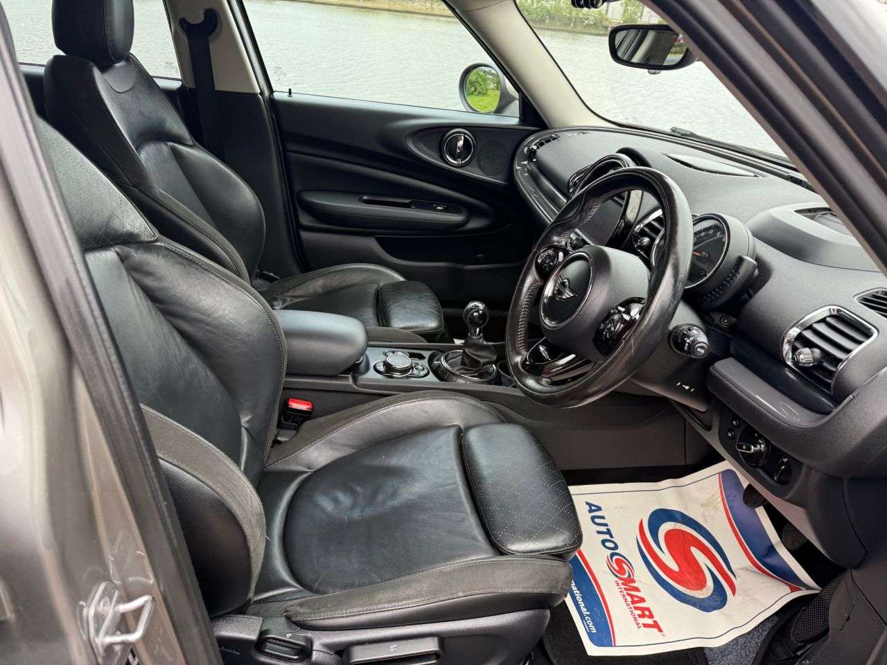 2017 MINI CLUBMAN 2017 MINI CLUBMAN