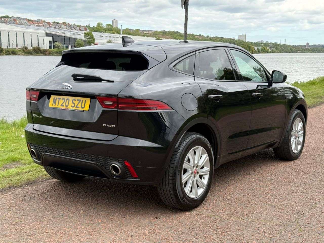 A 2020 JAGUAR E-PACE 2.0 D150 R-Dynamic S SUV 5dr Diesel Manual Euro 6 (s/s) (150 ps) **FULL LEA A 2020 JAGUAR E-PACE 2.0 D150 R-Dynamic S SUV 5dr Diesel Manual Euro 6 (s/s) (150 ps) **FULL LEA