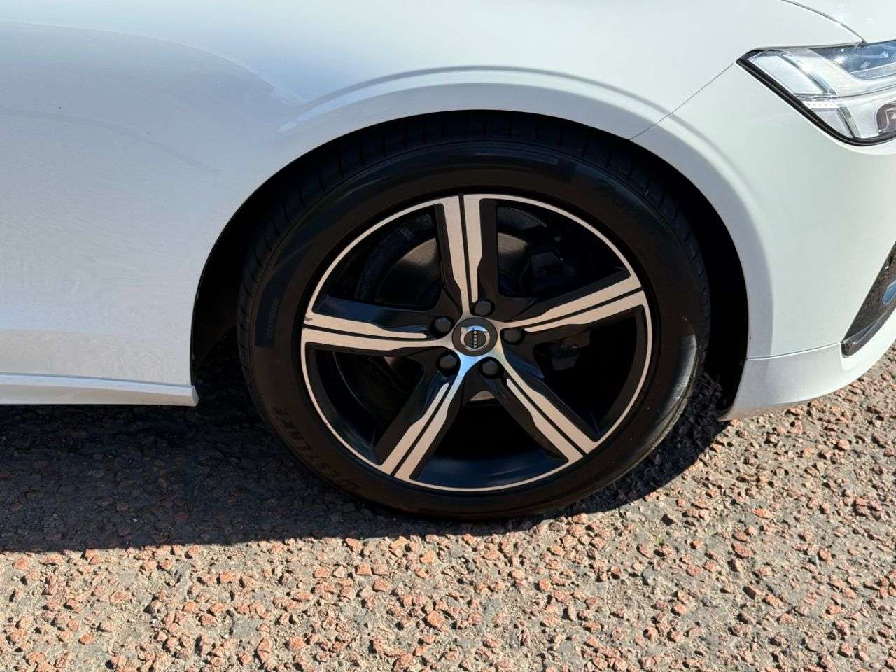 2019 VOLVO V90 2019 VOLVO V90
