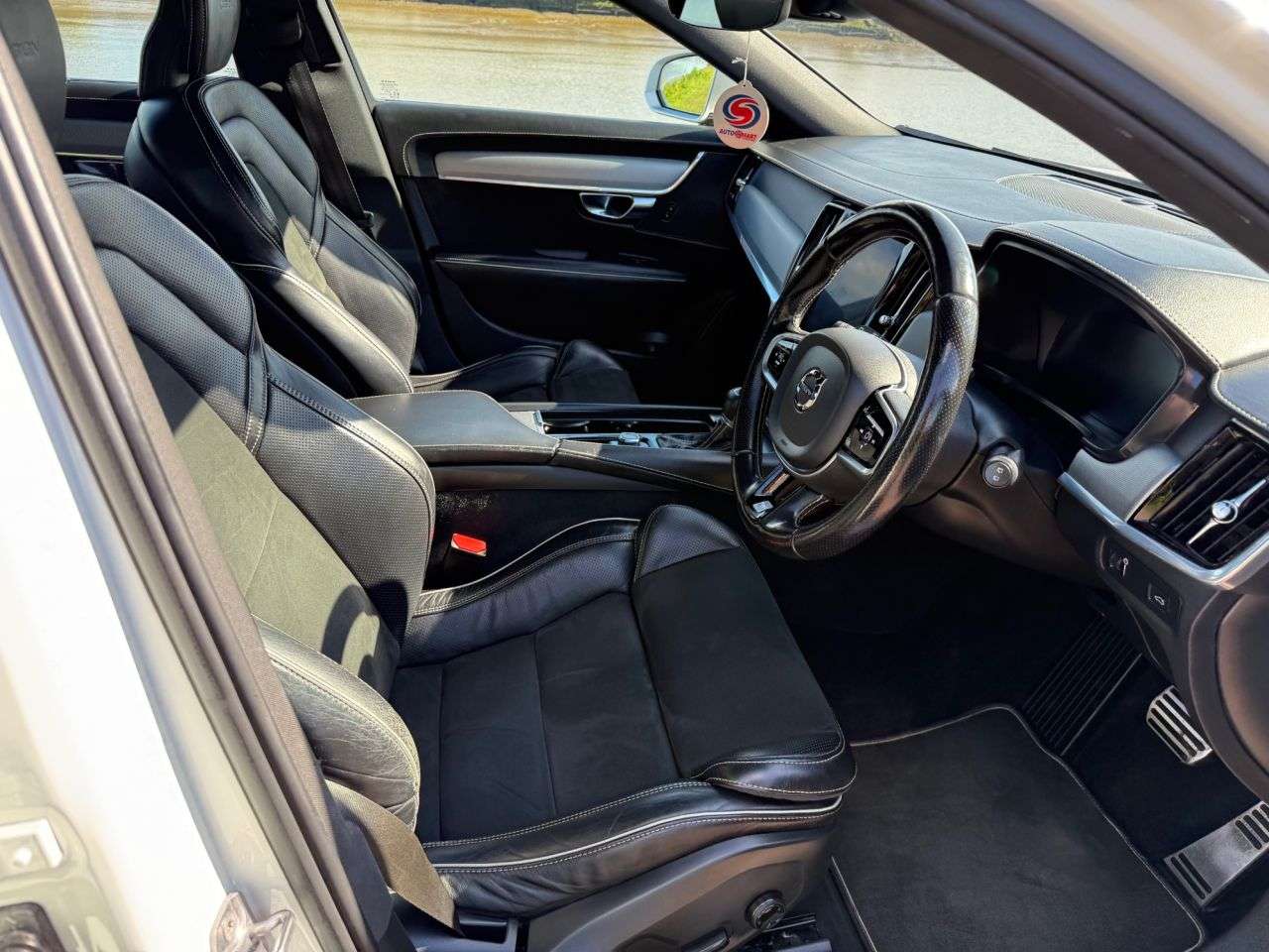 2019 VOLVO V90 2019 VOLVO V90
