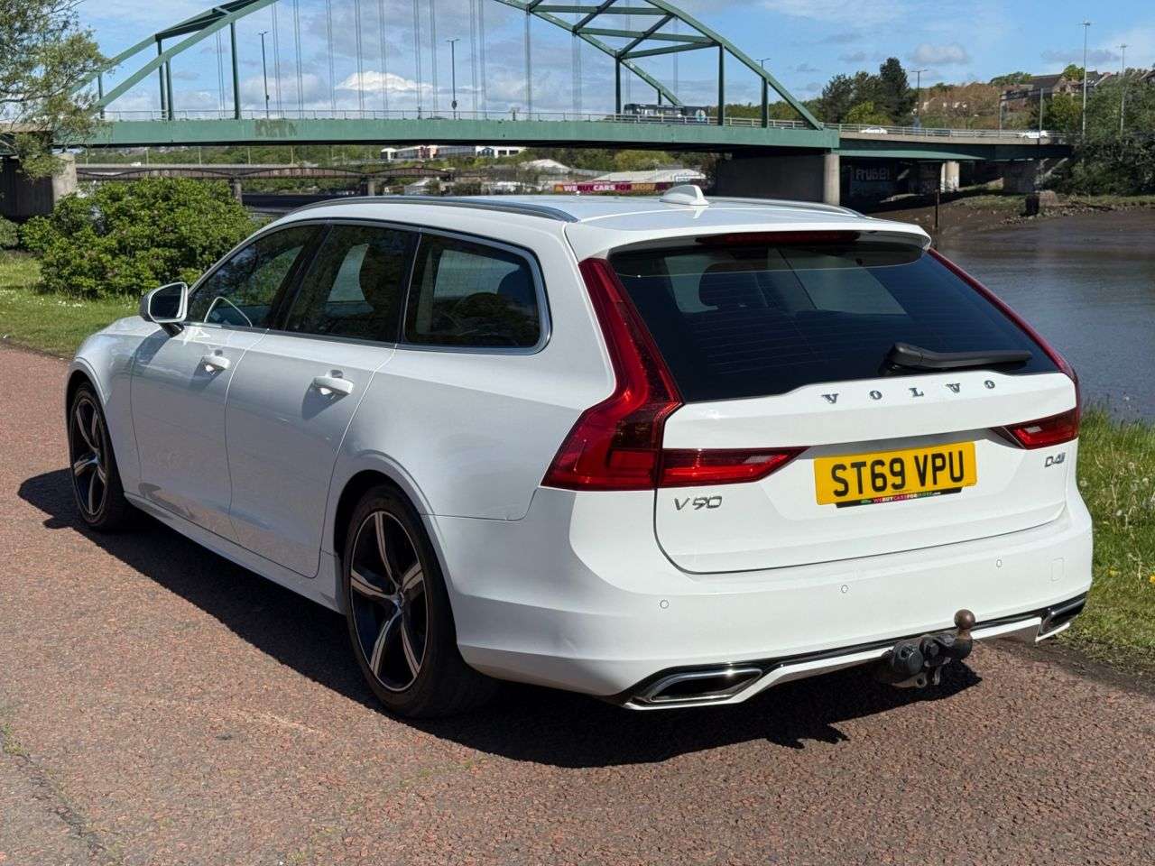 2019 VOLVO V90 2019 VOLVO V90