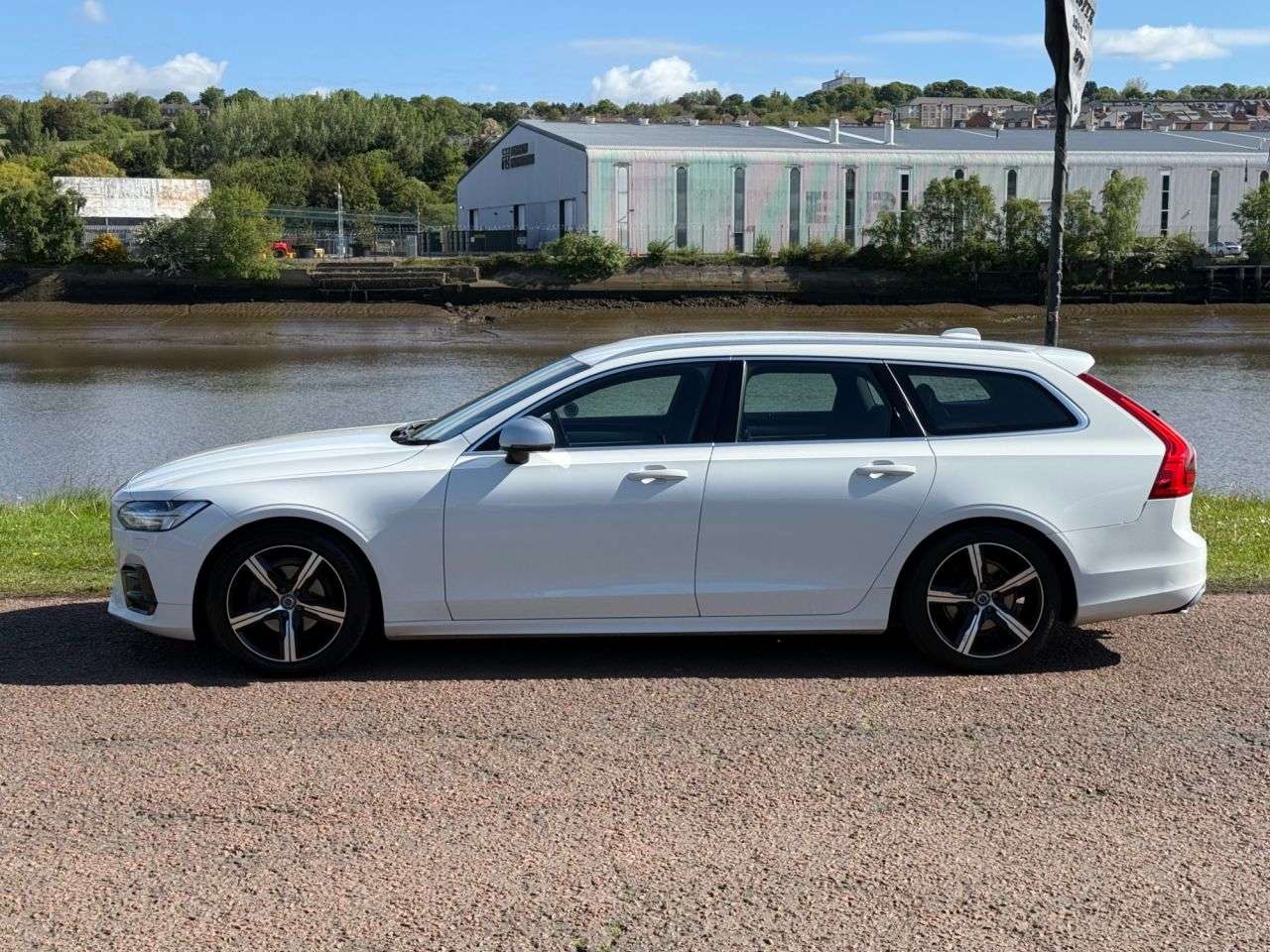 2019 VOLVO V90 2019 VOLVO V90