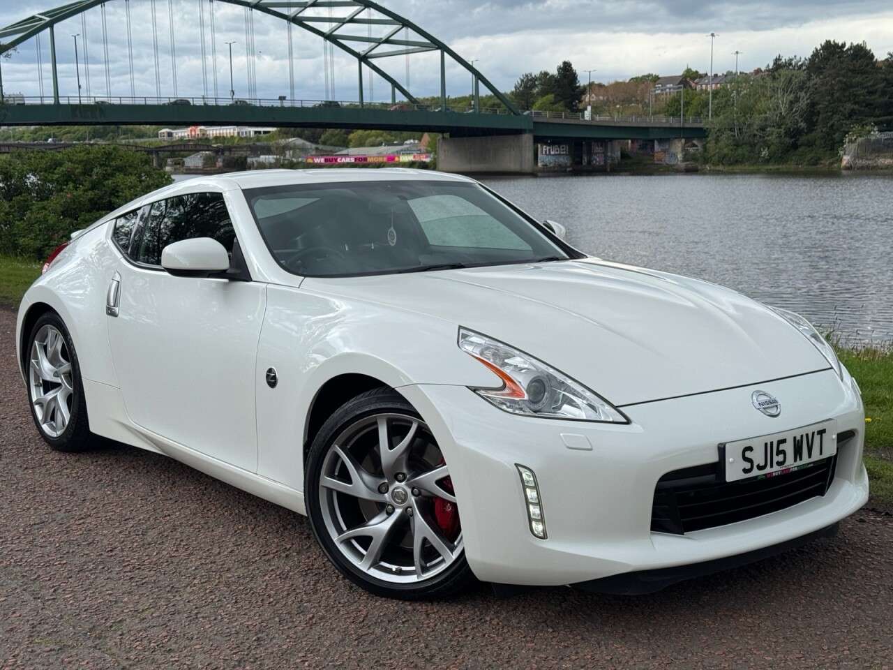 A 2015 NISSAN 370 Z 3.7 V6 GT Coupe 3dr Petrol Auto Euro 5 (328 ps) **CRUISE CONTROL** A 2015 NISSAN 370 Z 3.7 V6 GT Coupe 3dr Petrol Auto Euro 5 (328 ps) **CRUISE CONTROL**
