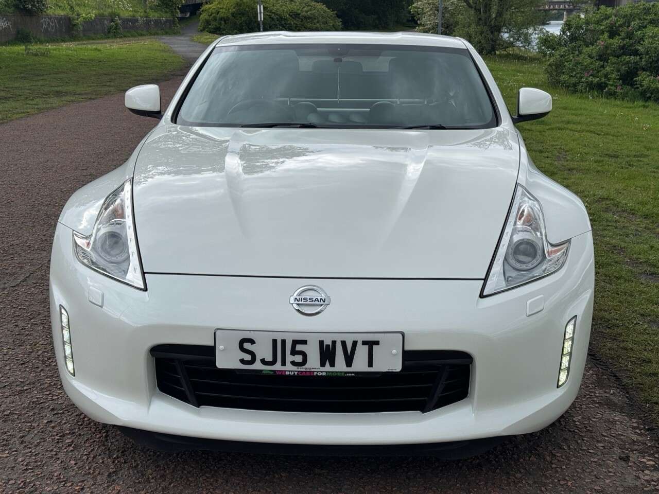 A 2015 NISSAN 370 Z 3.7 V6 GT Coupe 3dr Petrol Auto Euro 5 (328 ps) **CRUISE CONTROL** A 2015 NISSAN 370 Z 3.7 V6 GT Coupe 3dr Petrol Auto Euro 5 (328 ps) **CRUISE CONTROL**