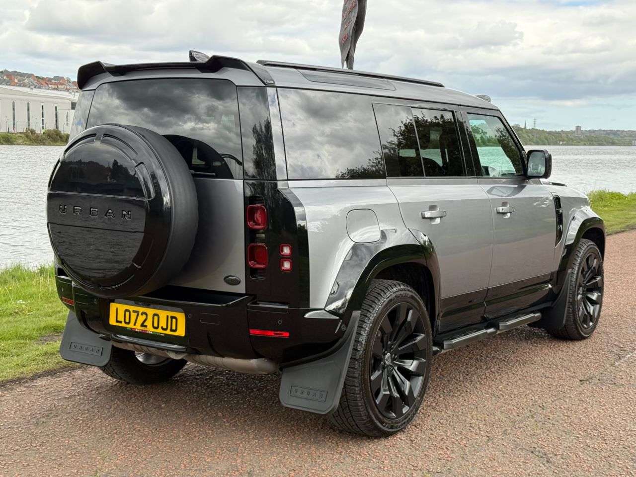 A 2023 LAND ROVER DEFENDER 3.0 D250 MHEV SE Hard Top SUV 5dr Diesel Auto 4WD MWB Euro 6 (s/s) (250 ps) A 2023 LAND ROVER DEFENDER 3.0 D250 MHEV SE Hard Top SUV 5dr Diesel Auto 4WD MWB Euro 6 (s/s) (250 ps)