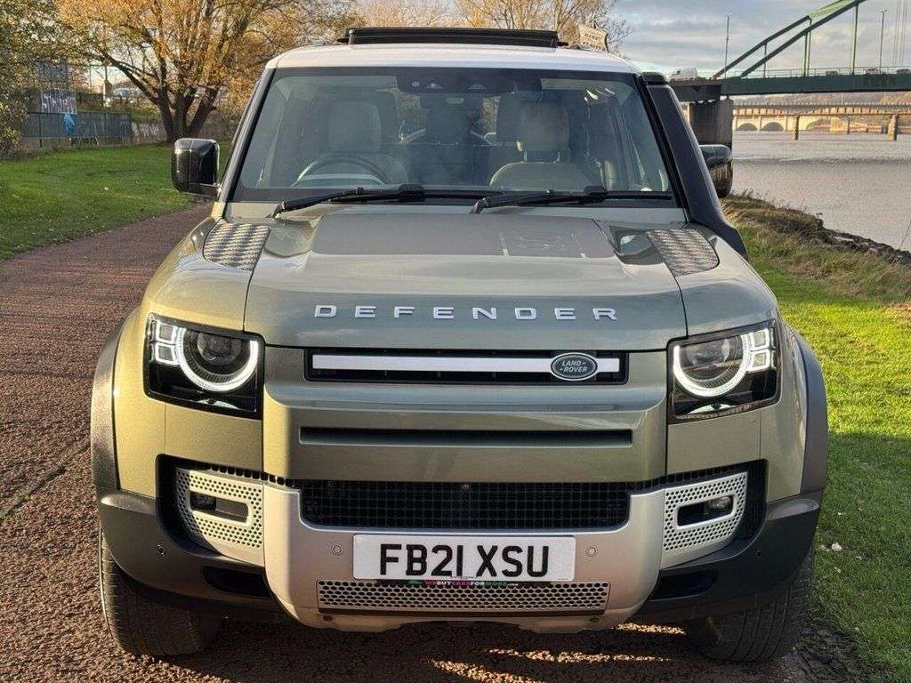 A 2021 LAND ROVER DEFENDER 3.0 D250 MHEV First Edition SUV 3dr Diesel Auto 4WD Euro 6 (s/s) (250 ps) * A 2021 LAND ROVER DEFENDER 3.0 D250 MHEV First Edition SUV 3dr Diesel Auto 4WD Euro 6 (s/s) (250 ps) *